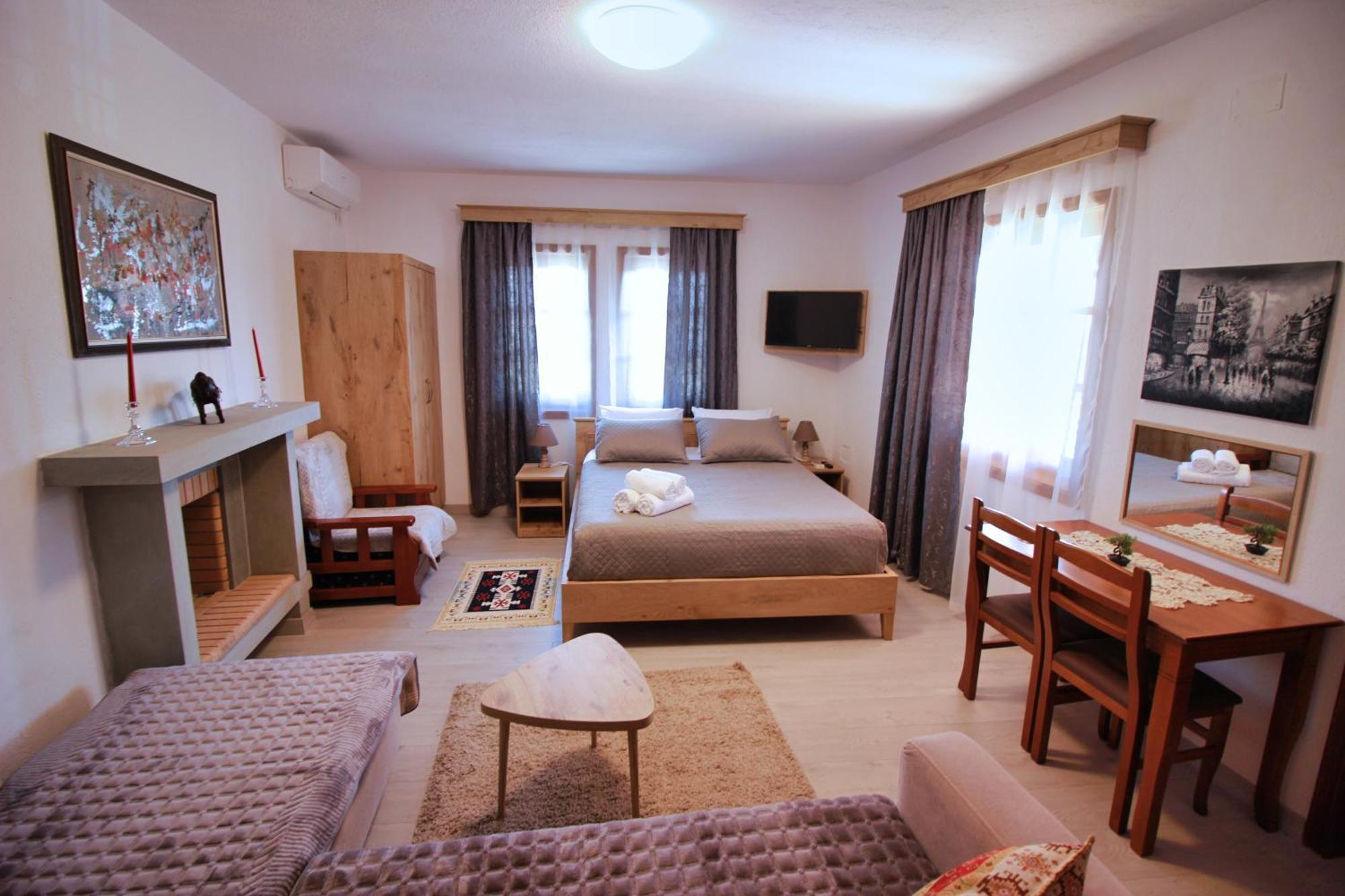 Emblematic House Apartment 4 Gjirokastër Eksteriør billede