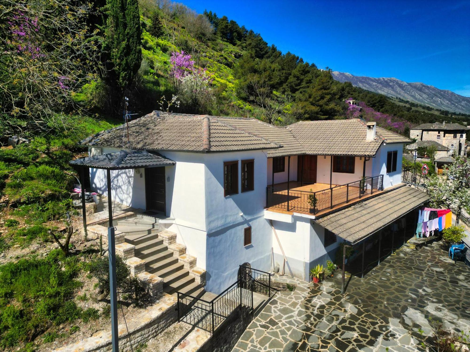 Emblematic House Apartment 4 Gjirokastër Eksteriør billede