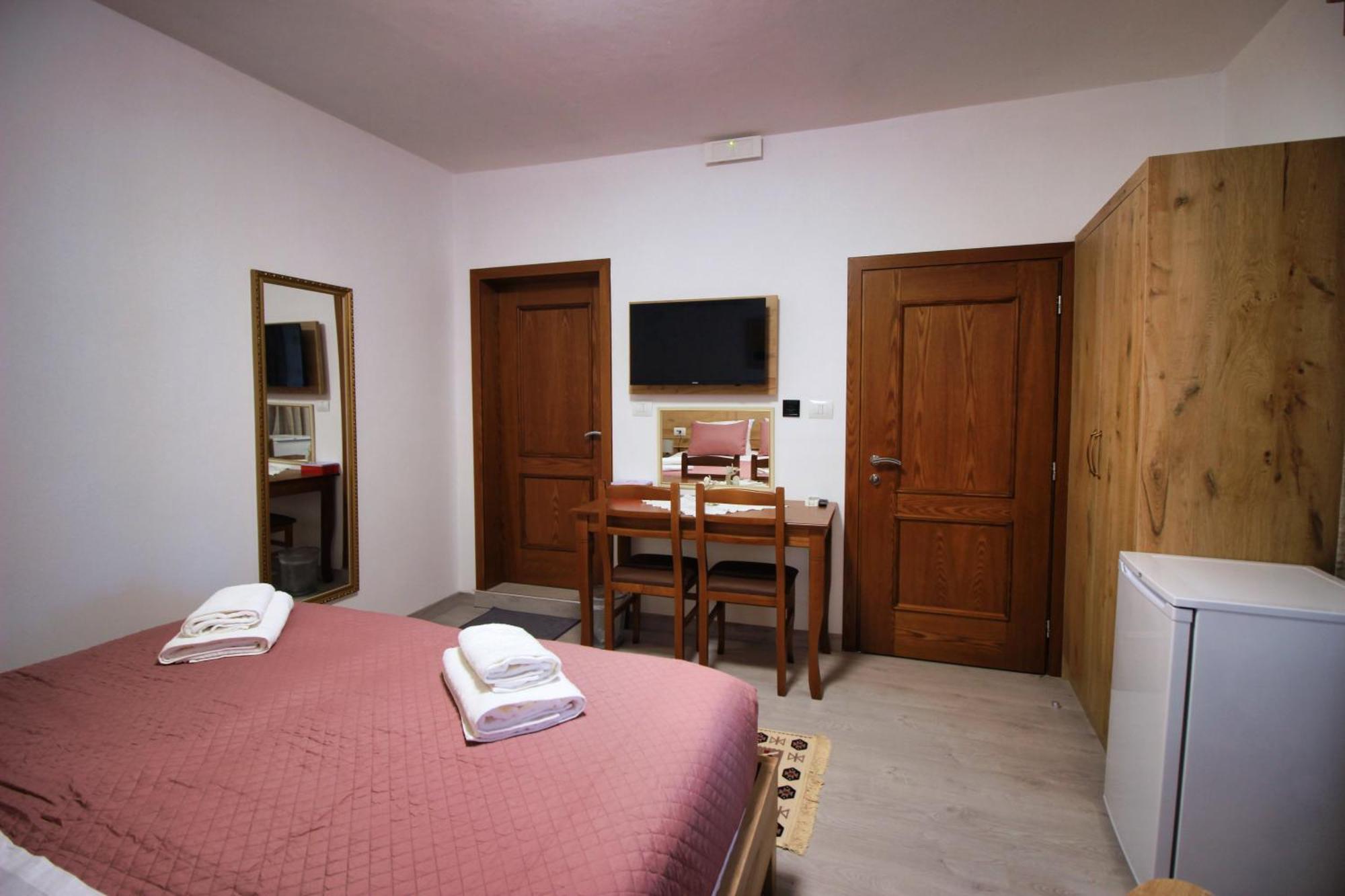 Emblematic House Apartment 4 Gjirokastër Eksteriør billede