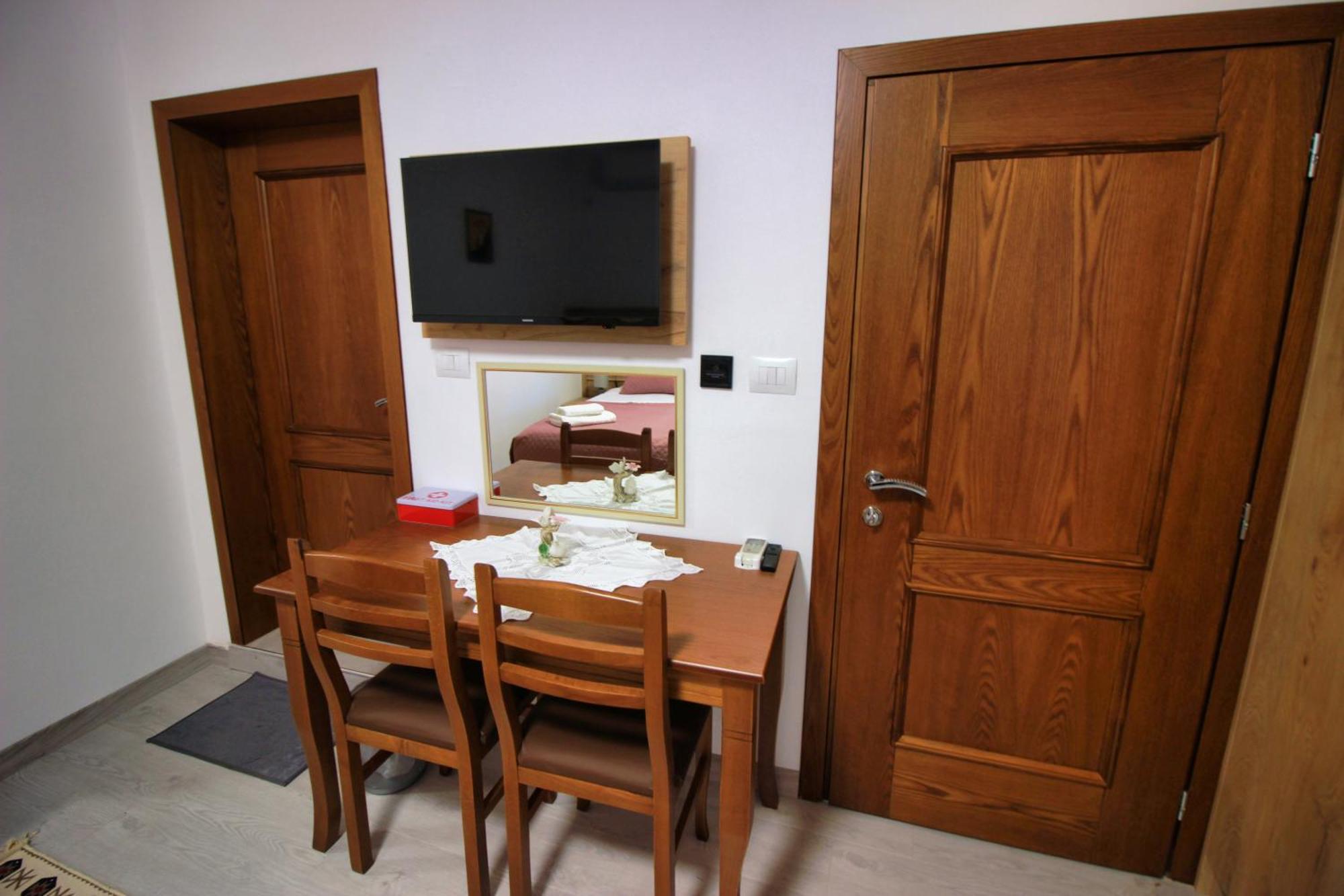 Emblematic House Apartment 4 Gjirokastër Eksteriør billede