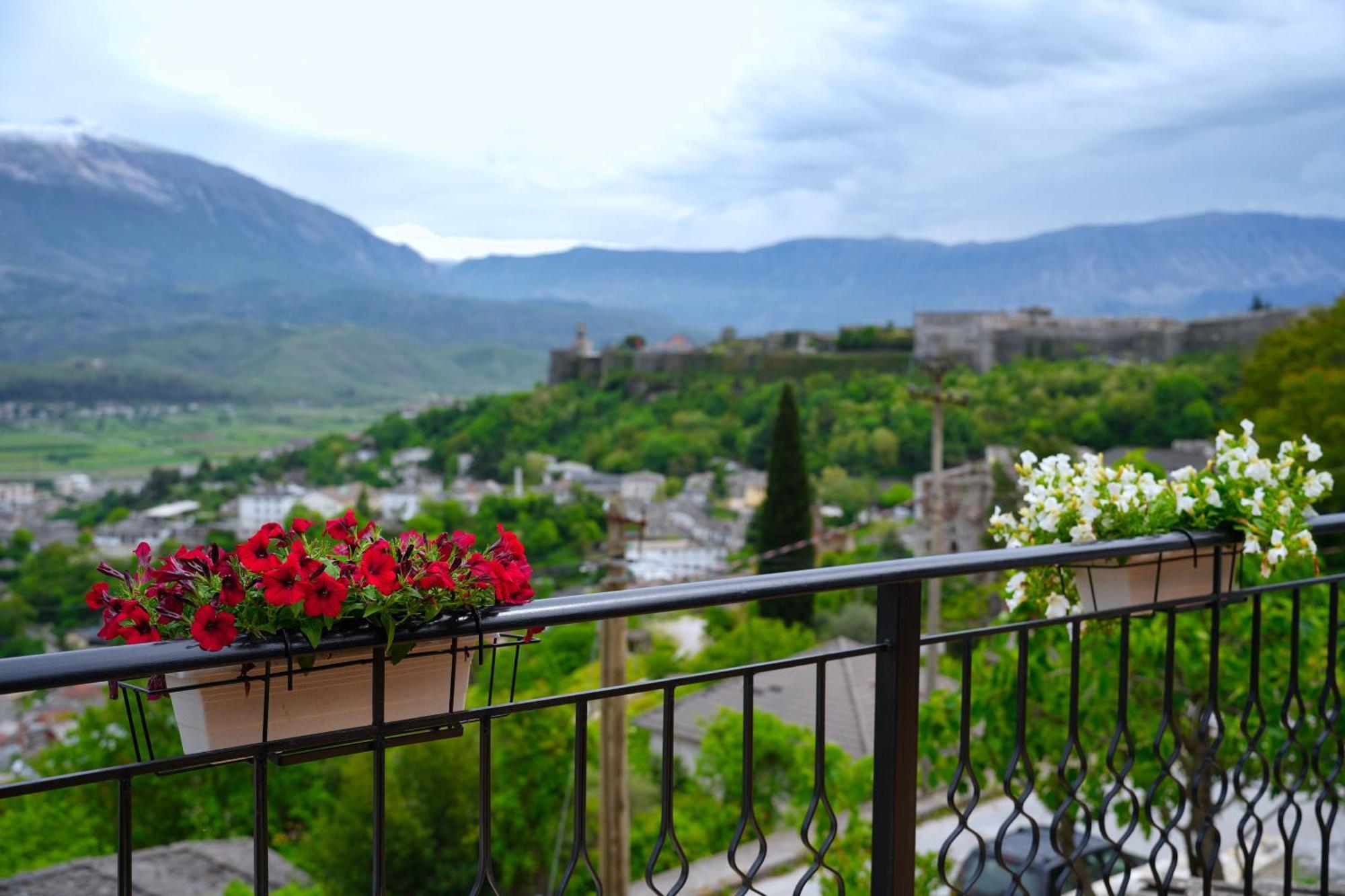 Emblematic House Apartment 4 Gjirokastër Eksteriør billede