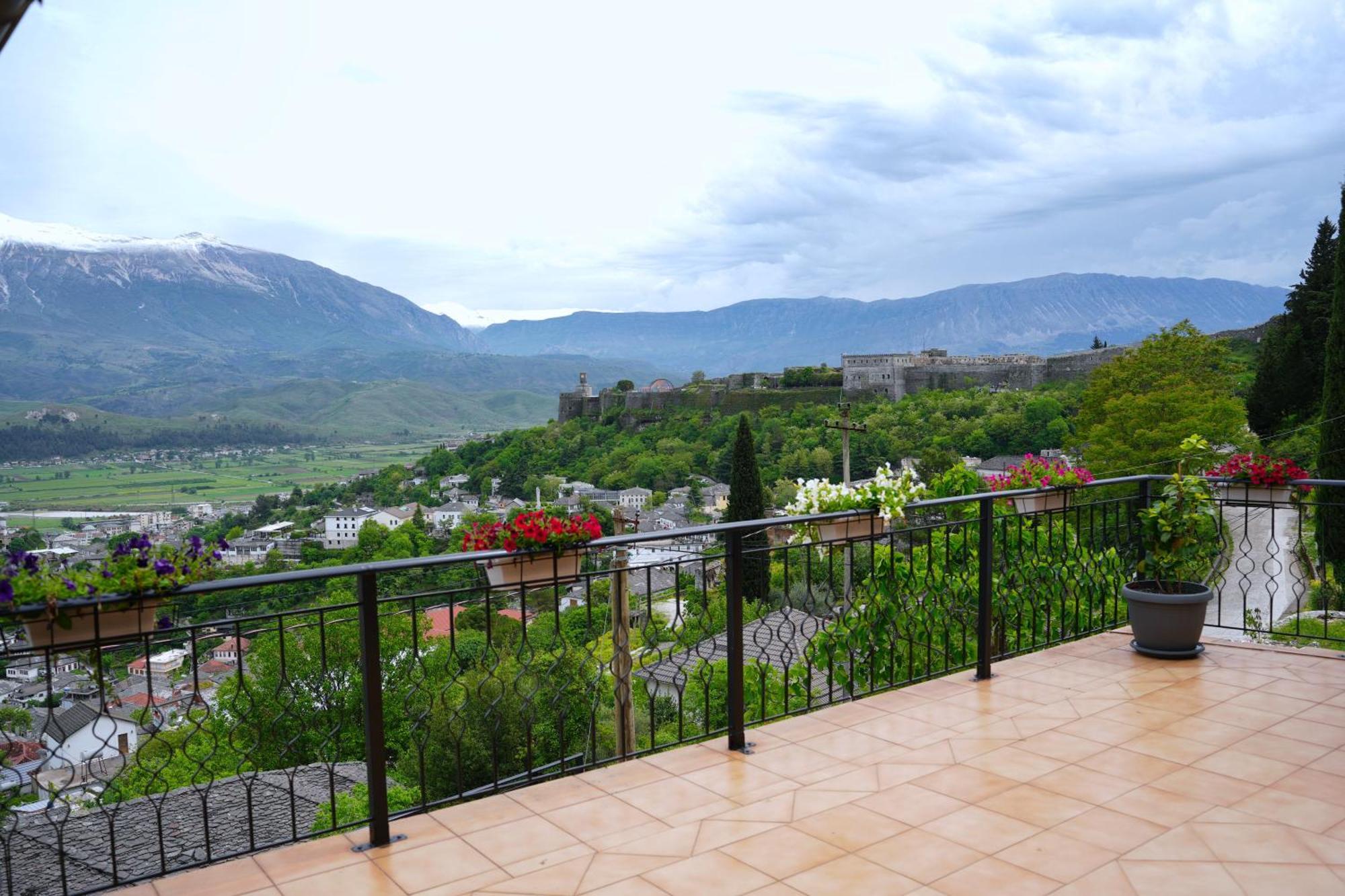 Emblematic House Apartment 4 Gjirokastër Eksteriør billede